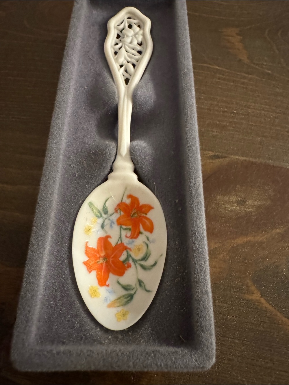 Avon spoon "American Favorites" porcelain spoon orange Day Lily pattern 1989 vtg